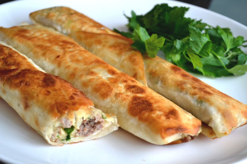 Рулетки с сыром из лаваша