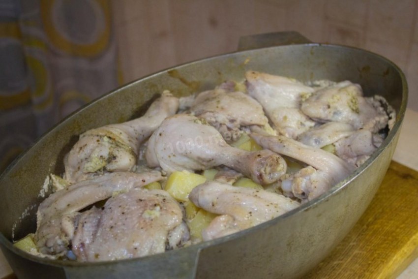 Курица тушёная в утятнице