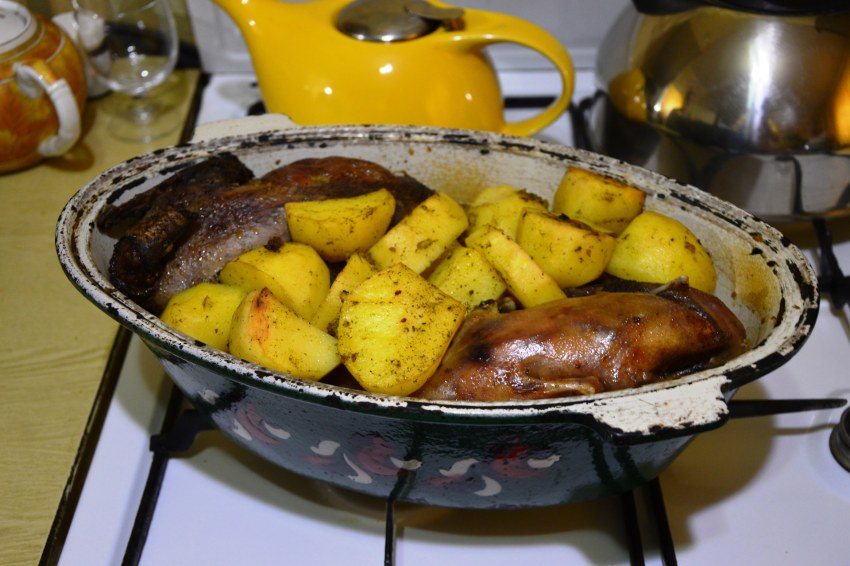 Курица с картошкой в утятнице в духовке