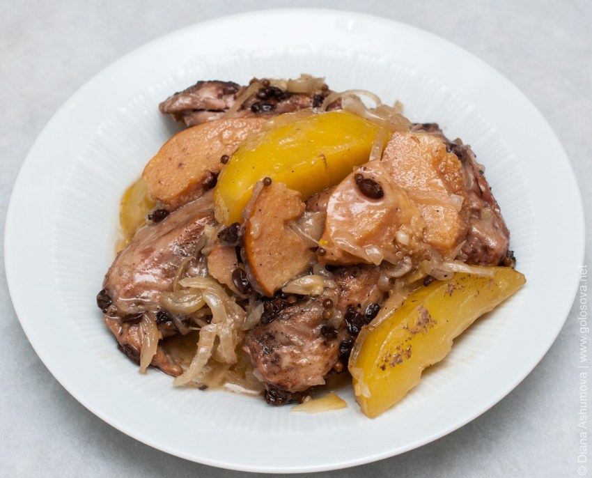 Тушеная капуста с картошкой и курицей в мультиварке