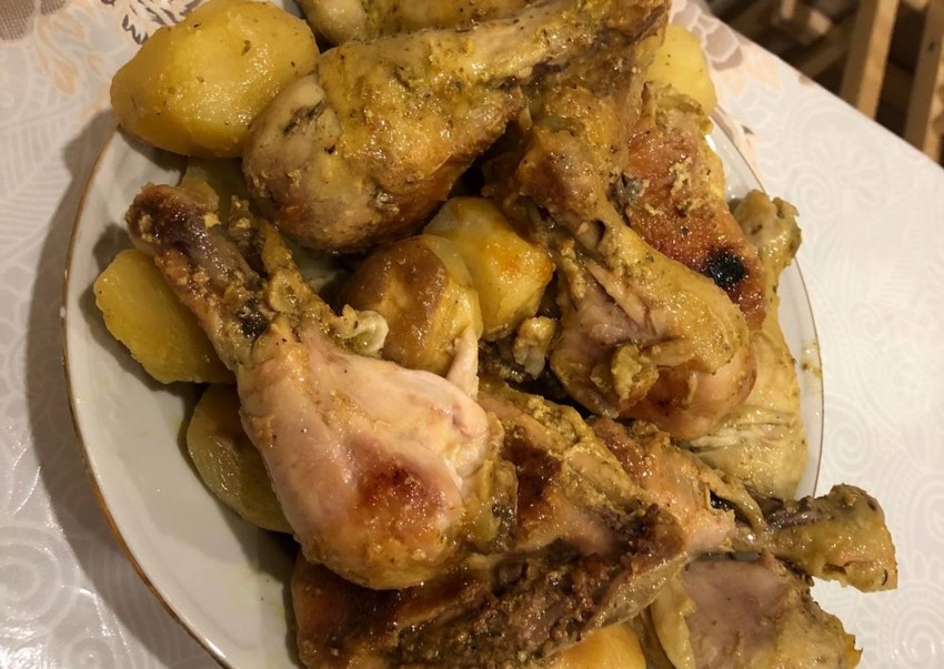 Мясо в утятнице на плите