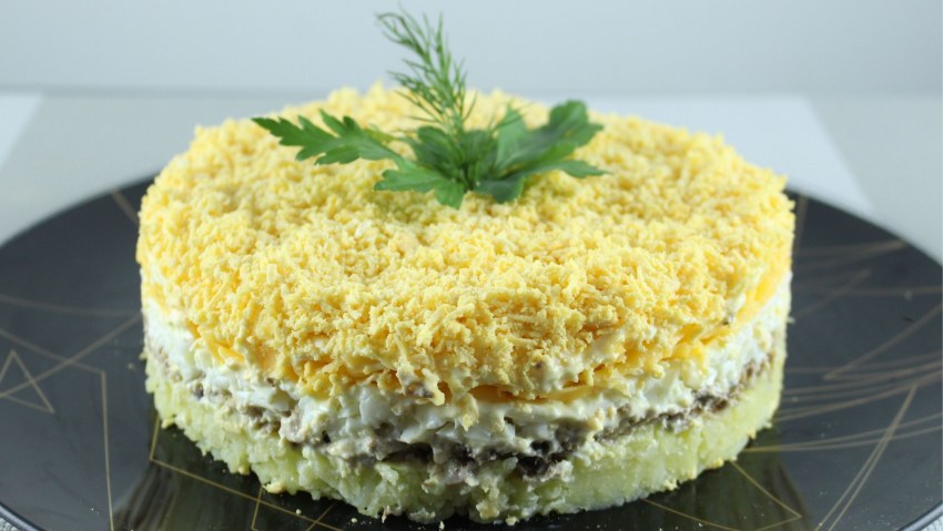 Салат курица ананас грибы сыр