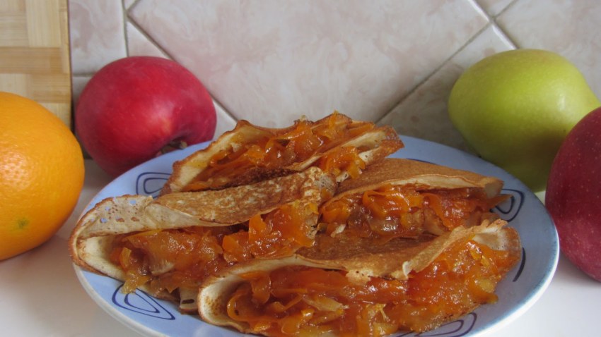 Пирожок с тыквой и мясом