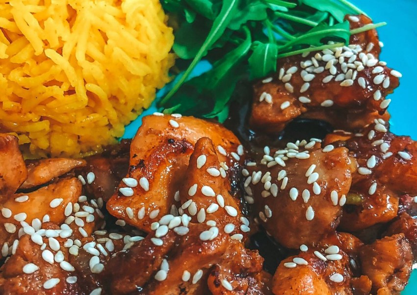 Рис с курицей в соусе терияки