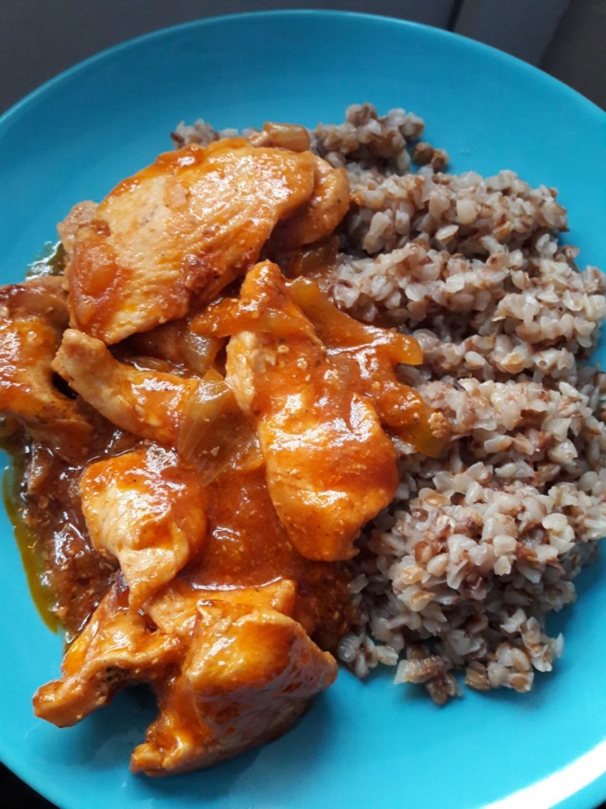 Куриное филе в томатном соусе