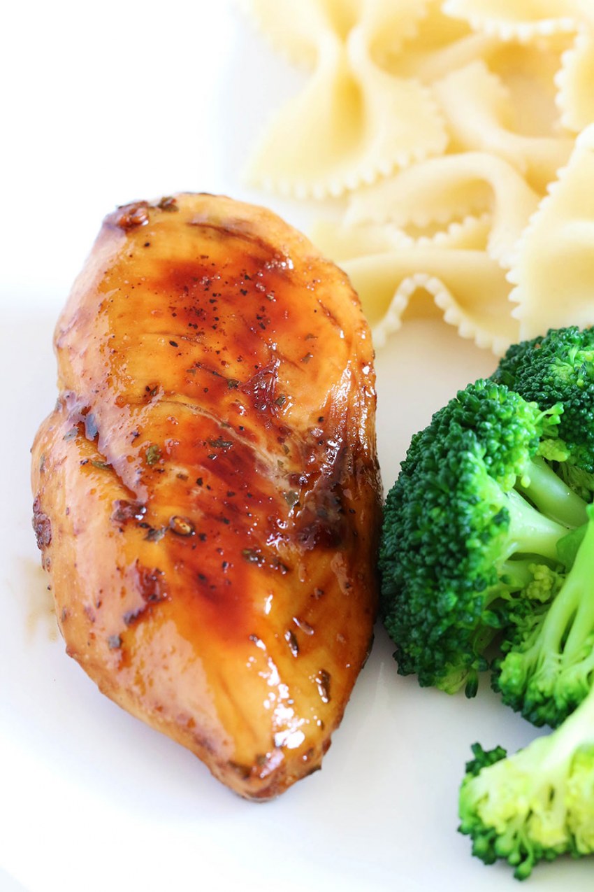 Куриная грудка в маковом соусе