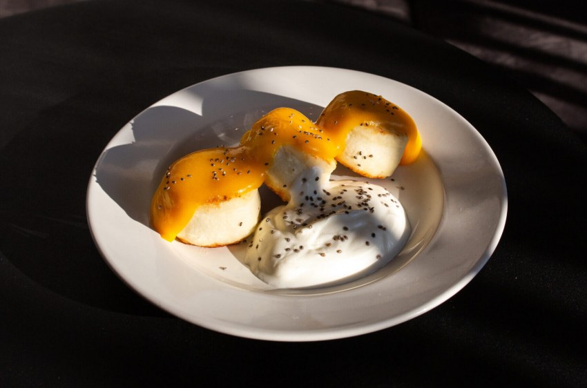 Сырники с манговым соусом