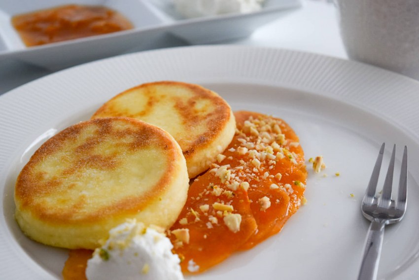 Сырники с апельсиновым соусом