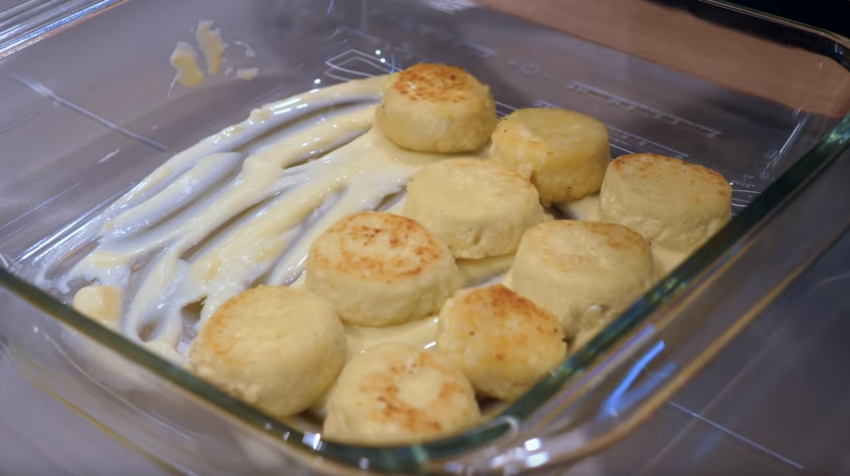 Сырники с соусом