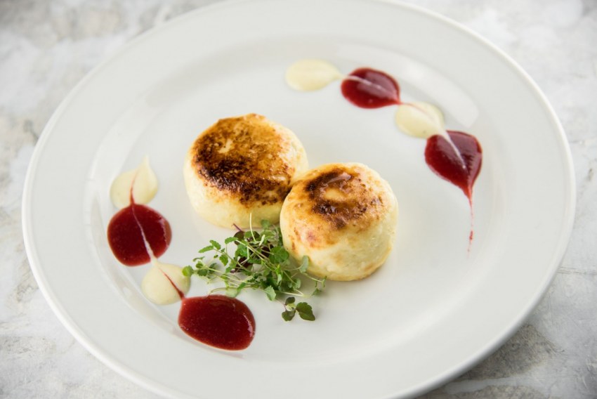 Сырники с соусом