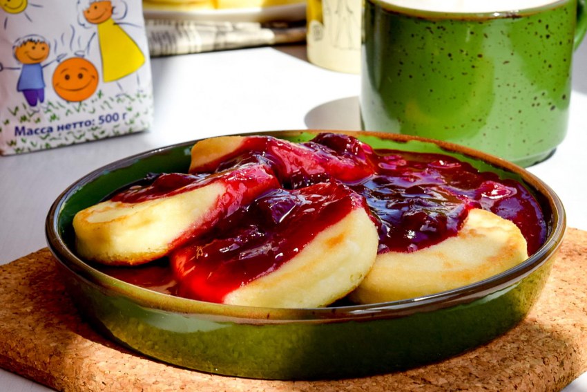 Оладушки с вареньем