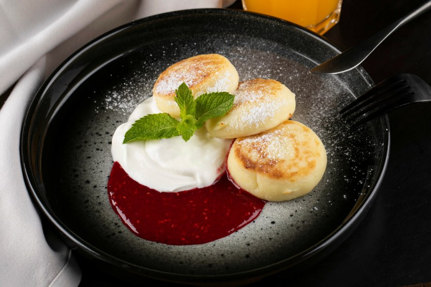 Сырники с соусом