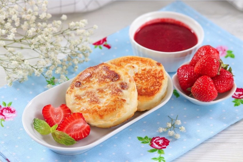 Сырники с клубничным вареньем