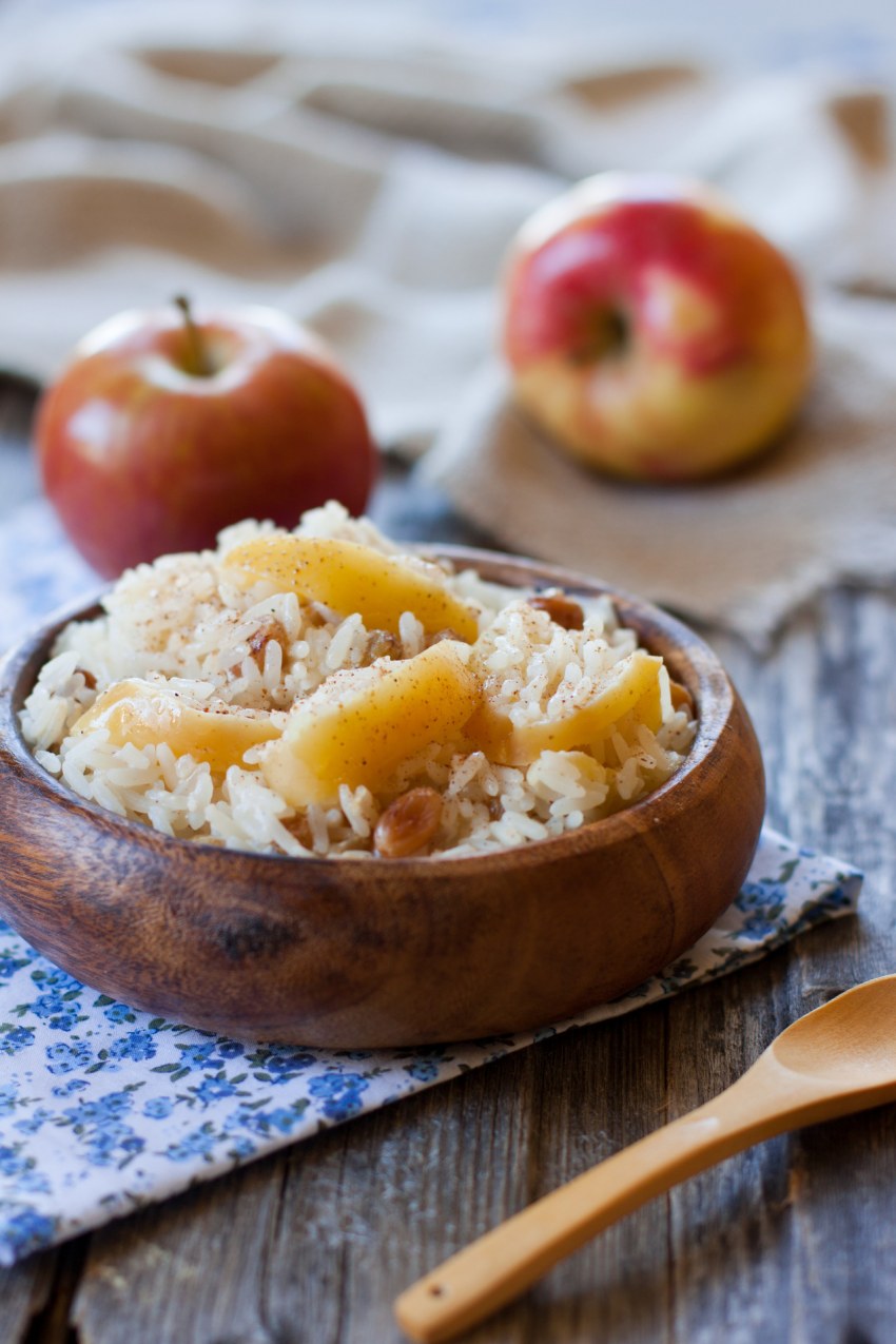 Рисовая каша с яблоками
