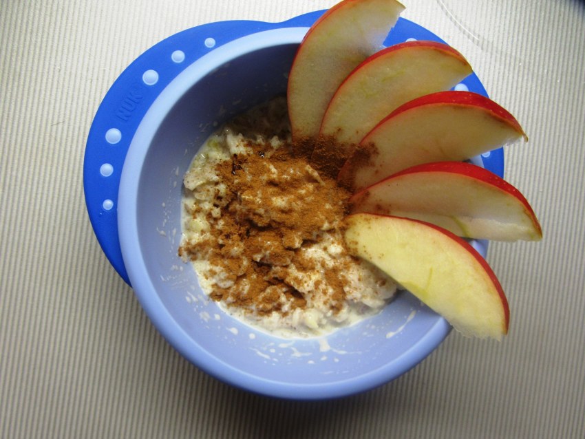 Овсянка с карамелизированными яблоками