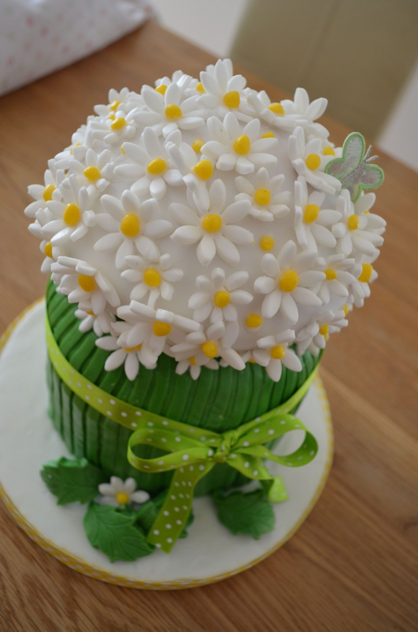 Тортик с ромашками