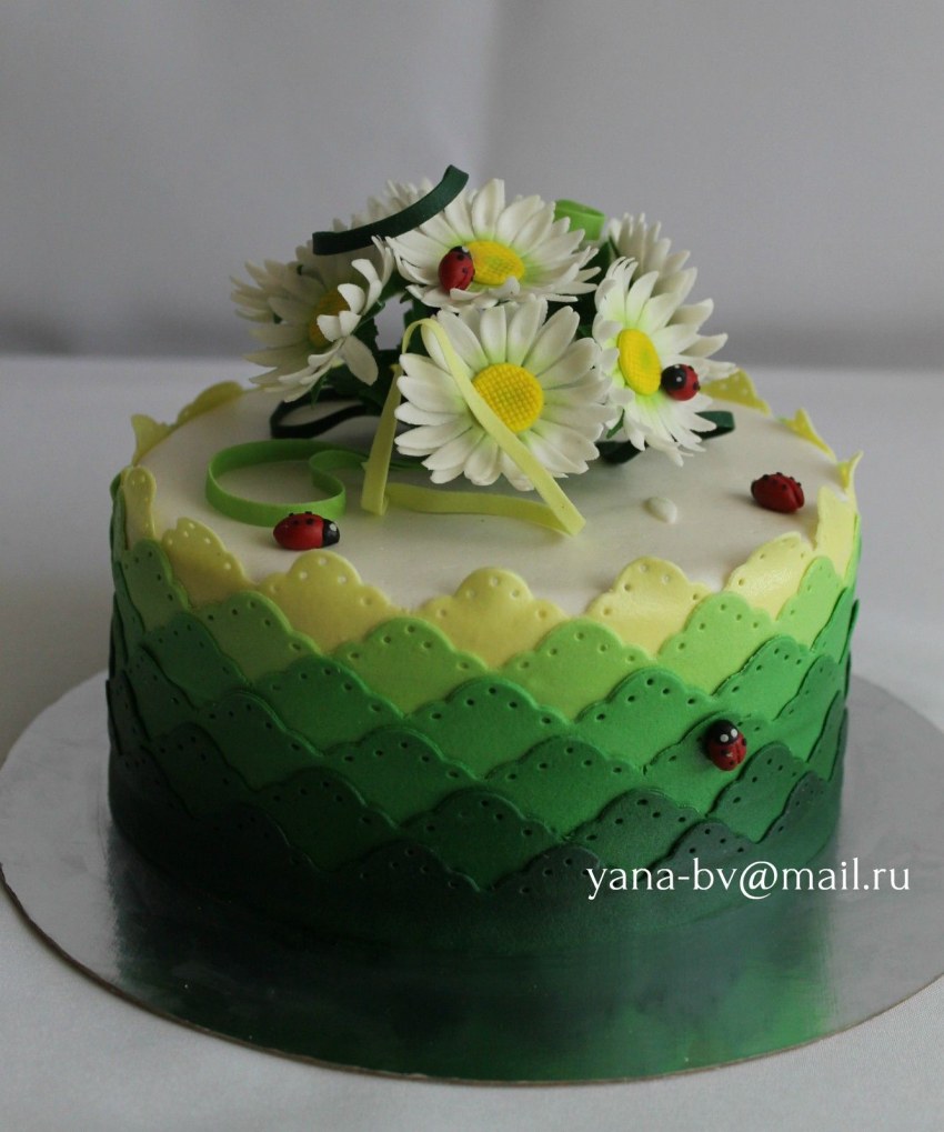 Торт букет ромашек из мастики