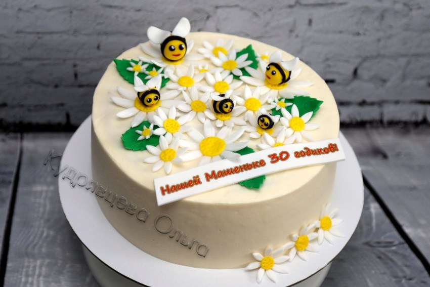 Детский торт с ромашками