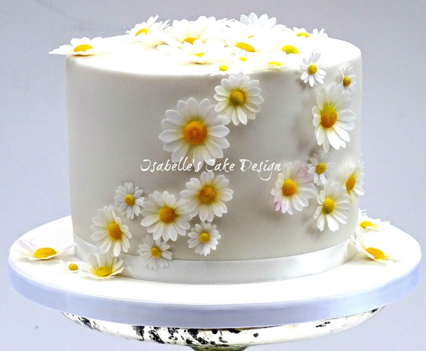Кремовый торт с ромашками