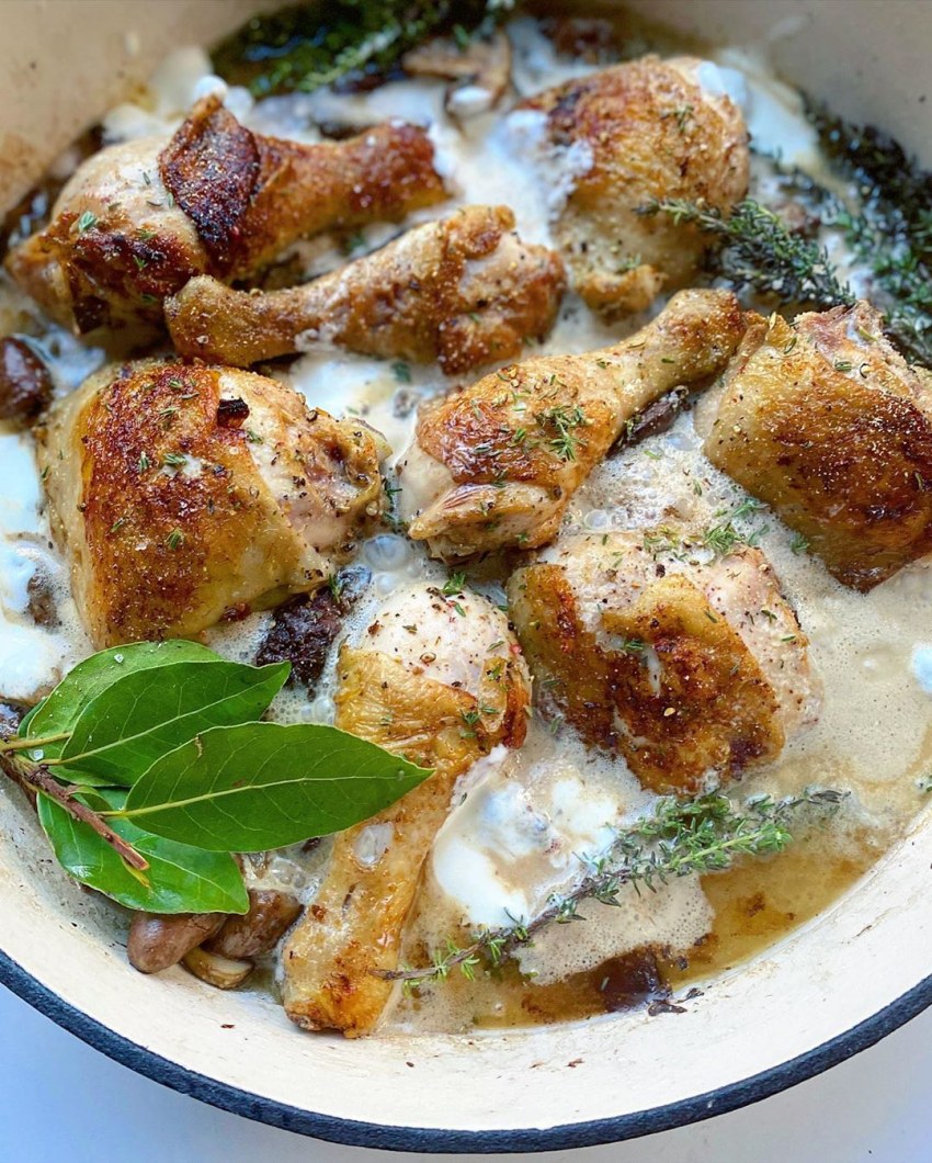 Куриная голень в сливках