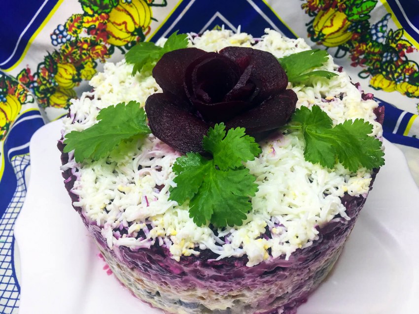 Салат селедки с молоком