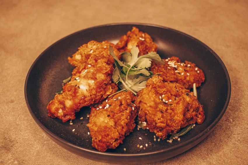 Фрайд Чикен (куриные бёдрышки во фритюре)