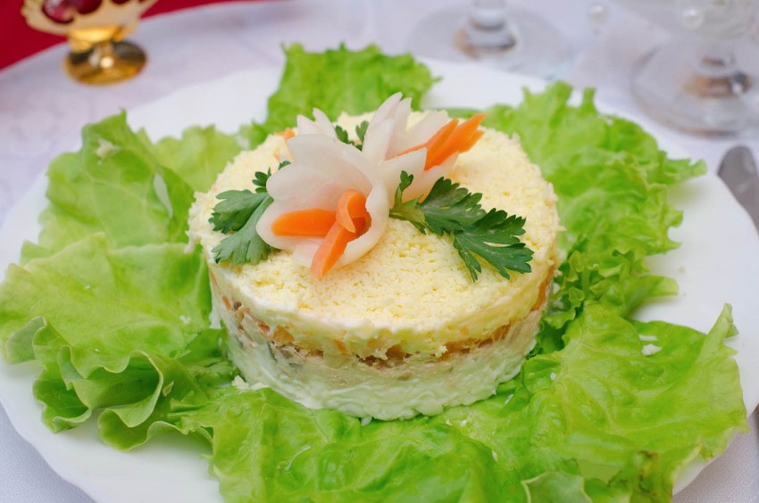 Салат Оливье Мимоза