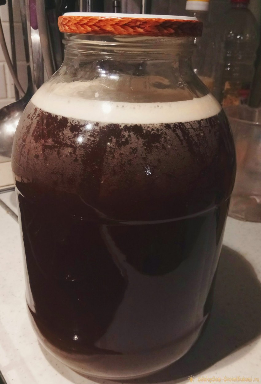 Квас в стакане