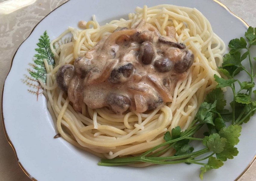 Шпецле с грибами в сливочном соусе