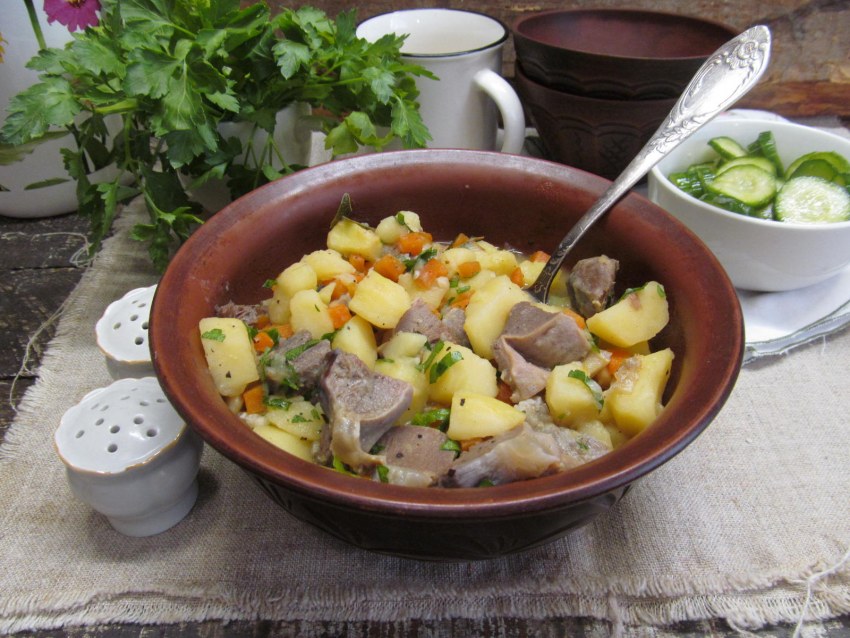 Фасоль с картофелем и овощами