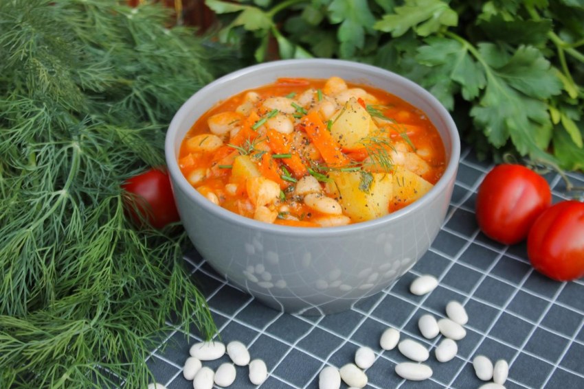 Фасоль с овощами
