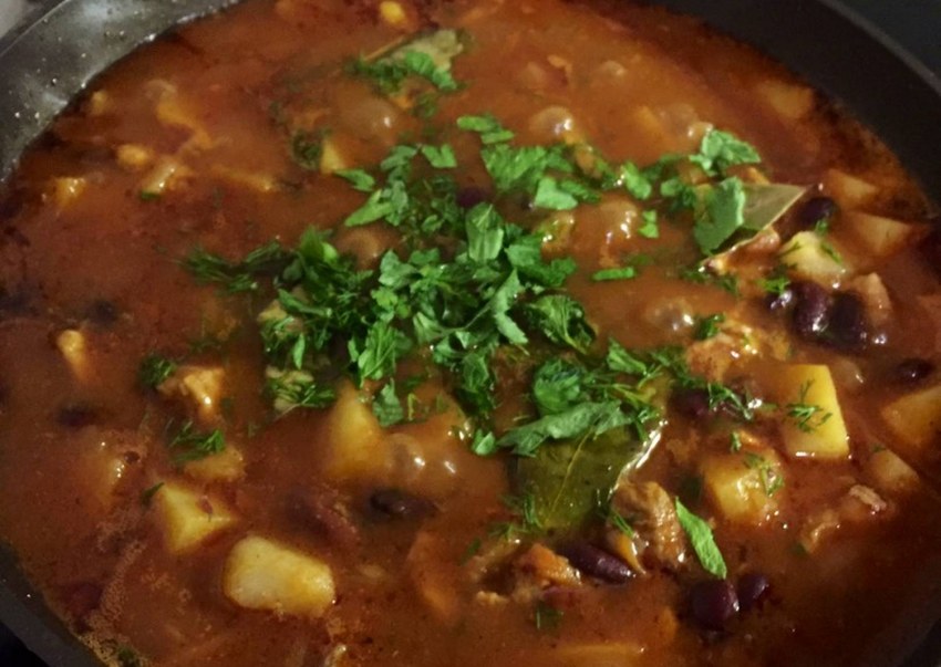 Картофель тушеный с курицей