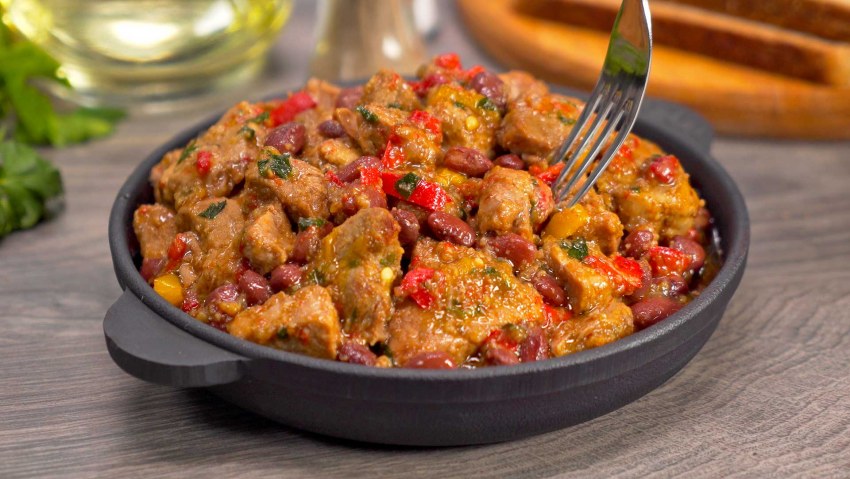 Фасоль с сосисками