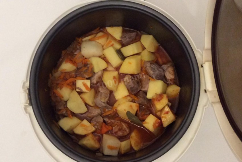 Тушеная картошка с куриной печенью