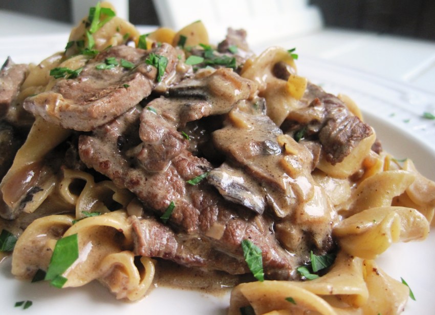 Грибной бефстроганов