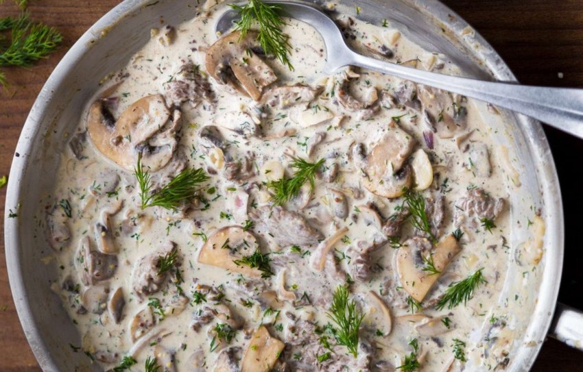 Грибной бефстроганов