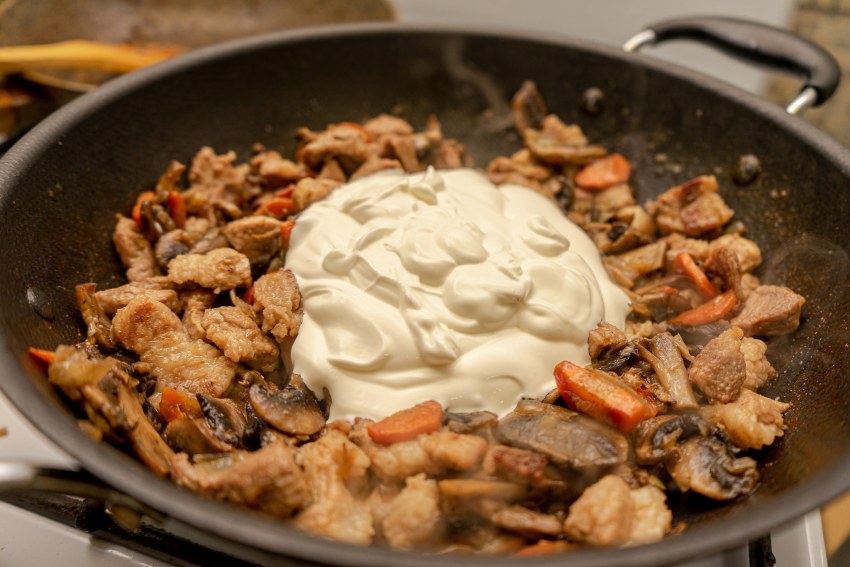 Гречка с грибами в сметанном соусе