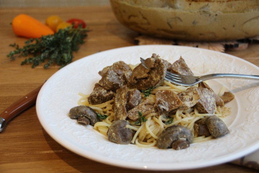 Томленая говядина в сливочном соусе