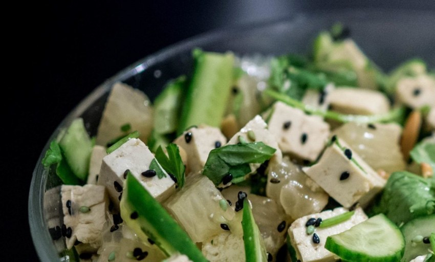 Закуска из битых огурцов