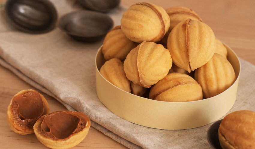 Пирожные орешки со сгущенкой