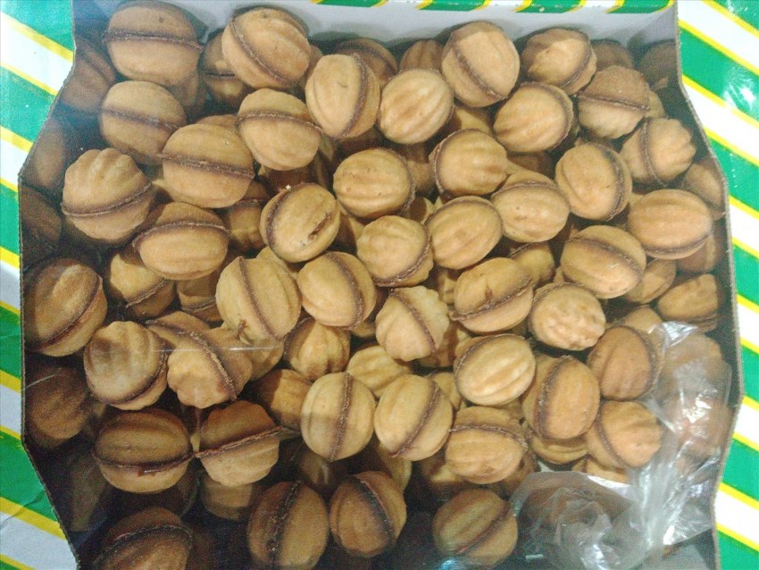 Цветные орешки со сгущенкой