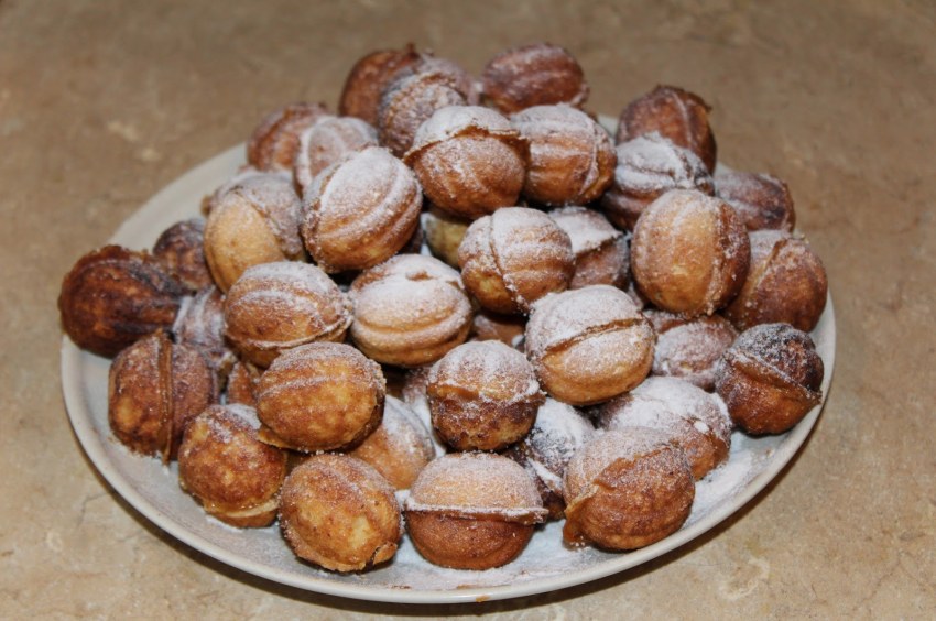 100 Грамм орехов со сгущенкой