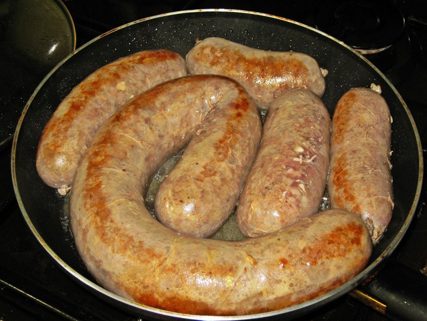 Колбаски по домашнему