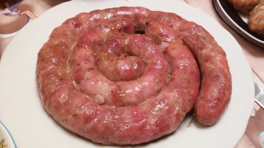 Домашние колбаски в кишке