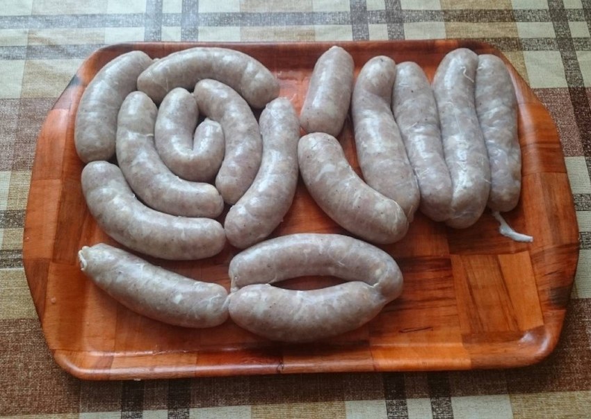 Куриные колбаски в домашних