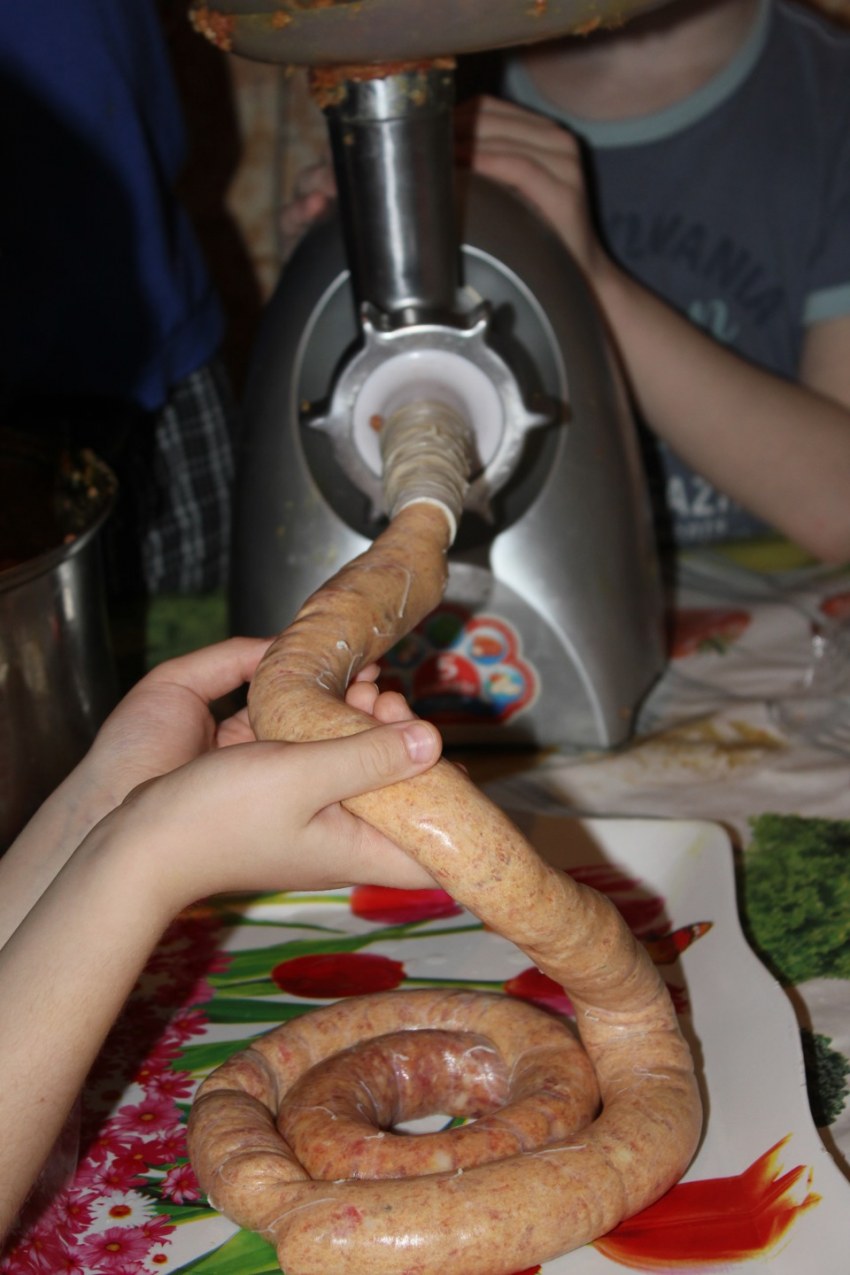 Купаты на электромясорубке