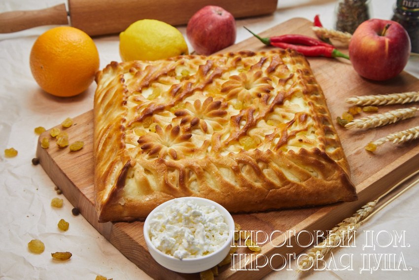 Дрожжевой пирог с творогом в духовке