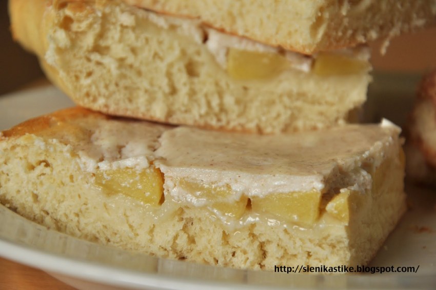 Пирог с творогом и изюмом