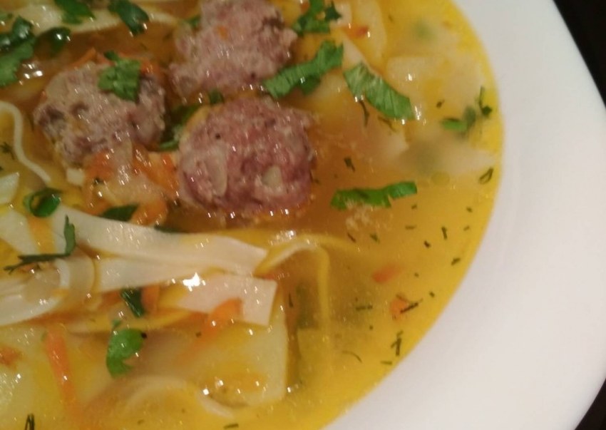 Суп с фрикадельками самый вкусный с вермишелью