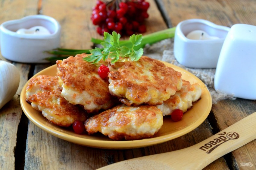 Биточки куриные с грибами